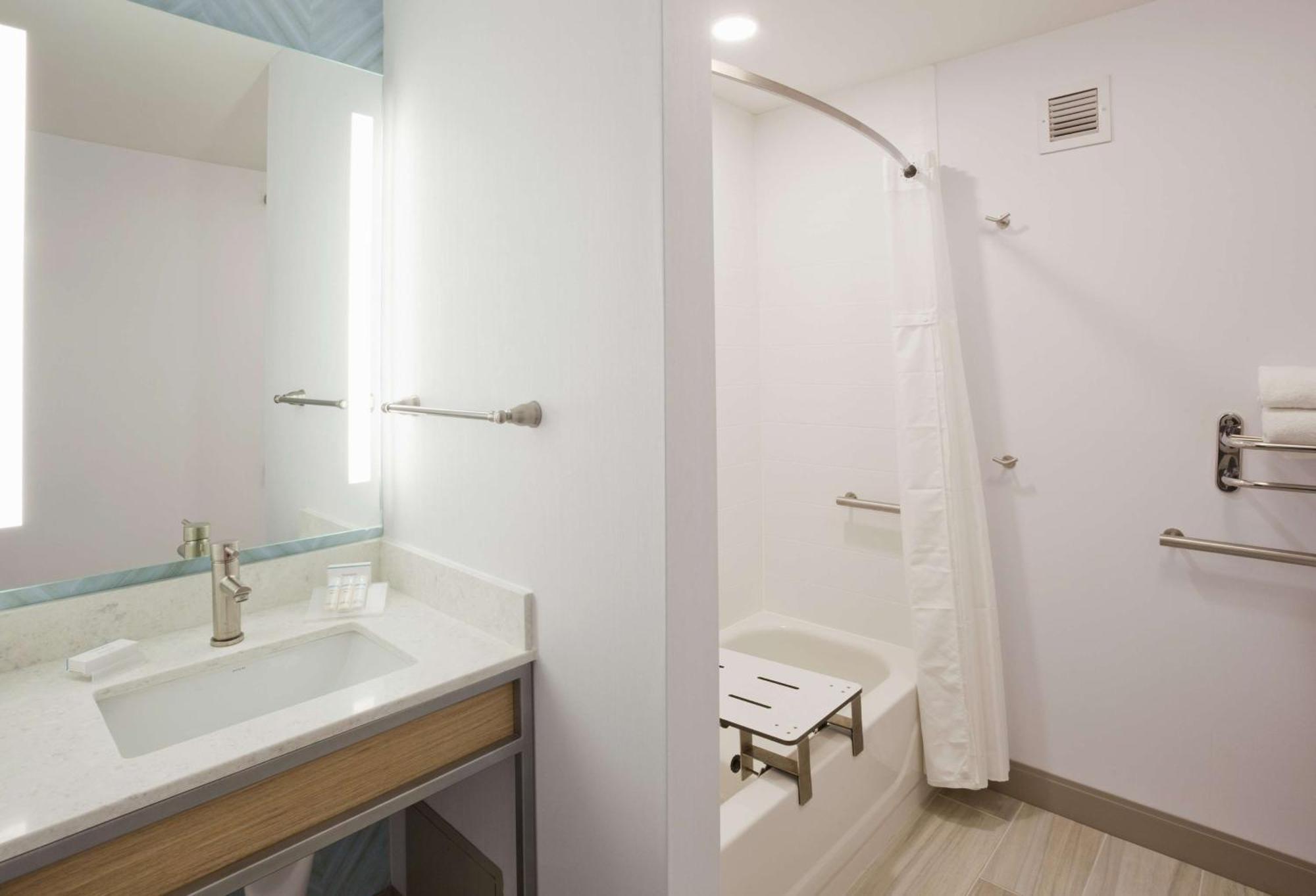 Hilton Garden Inn Minneapolis איגן מראה חיצוני תמונה